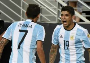 angel-di-maria-ever-banega-argentina-chile